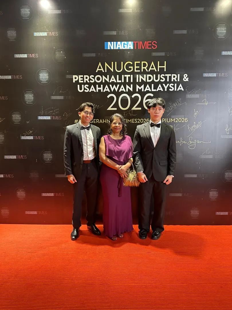 Apex Thoughts team at Anugerah Personaliti Industri & Usahawan Malaysia 2026
